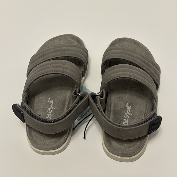Toddler Boy’s Gray Strap Hook & Loop Closure Footbed Sandals - Picture 5 of 8